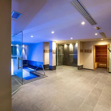 Hotel Design & Ciarnadoi 4*