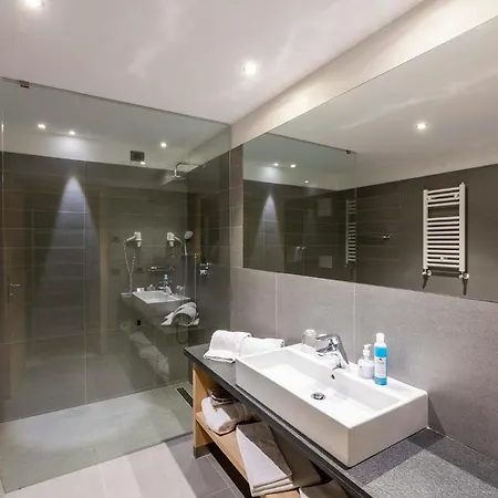 Design & Ciarnadoi Hotel 4*
